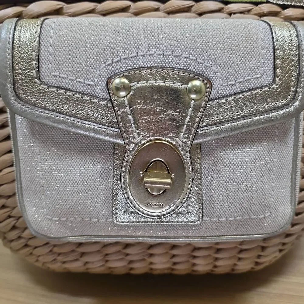 Coach Rare Vintage Legacy Lily Straw Tote - Picture 3 of 16